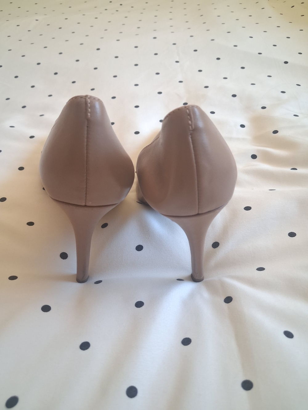Jessica Simpson Beige Pointed-Toe Pumps - Picture 4 of 8